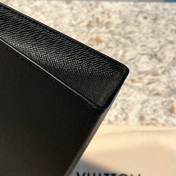 Louis Vuitton Voyage - Picture 8 of 12